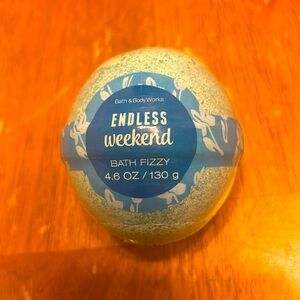 Bath & Body Works Endless Weekend Bath Fizzy